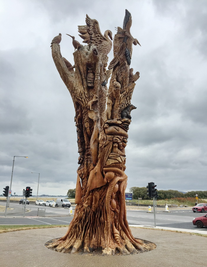 chainsaw carving
